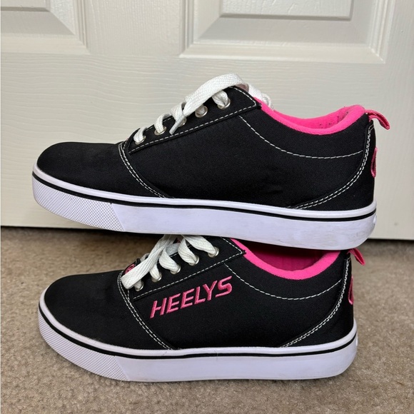 Heelys Black and Pink Roller Sneaks- Like New - Picture 6 of 10